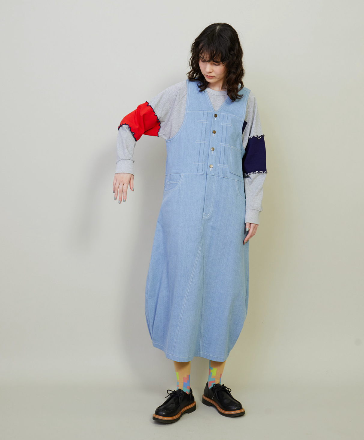 JUMPER SKIRT, SWEAT, SOCKS, SHOES