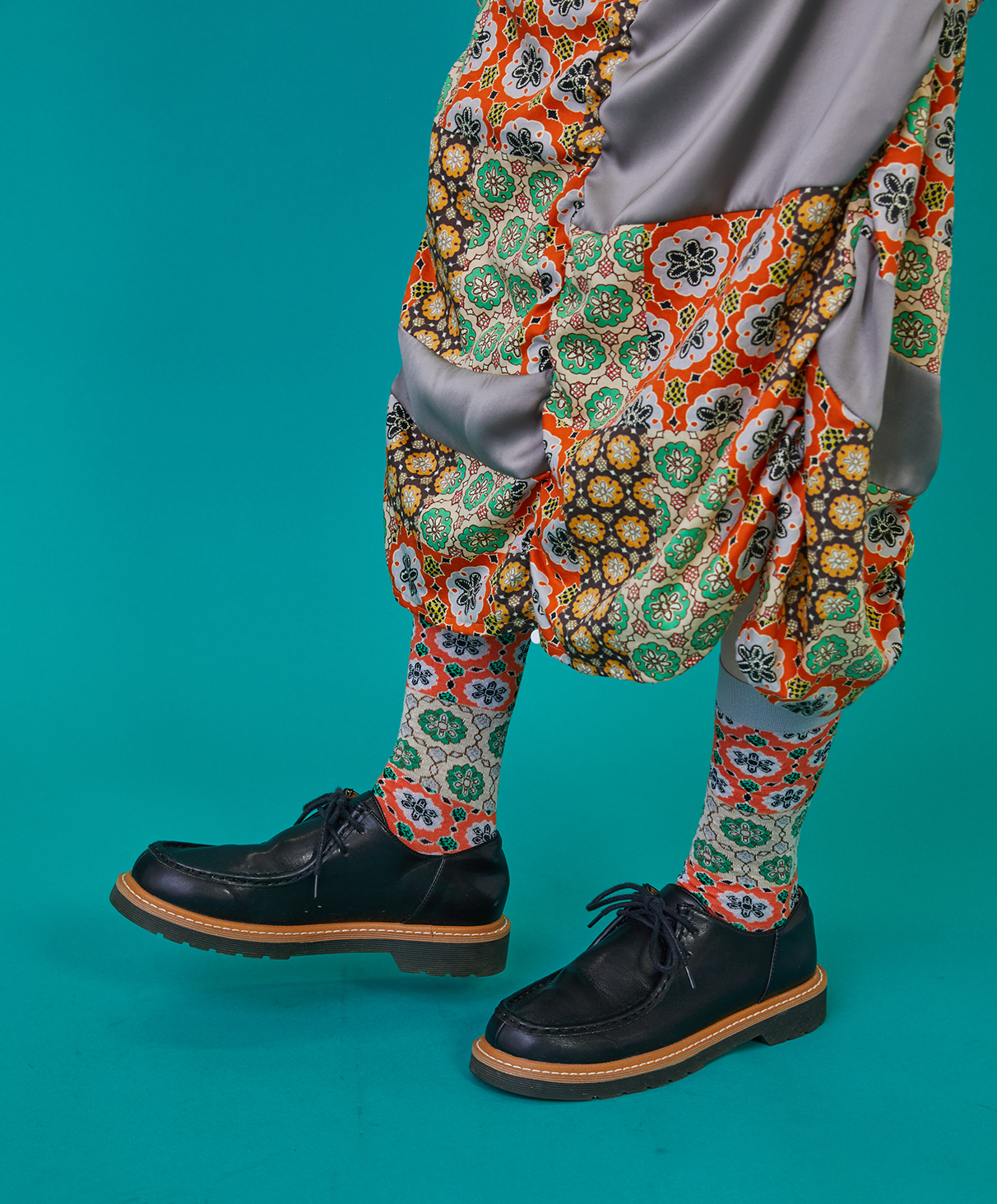 SKIRT, SOCKS