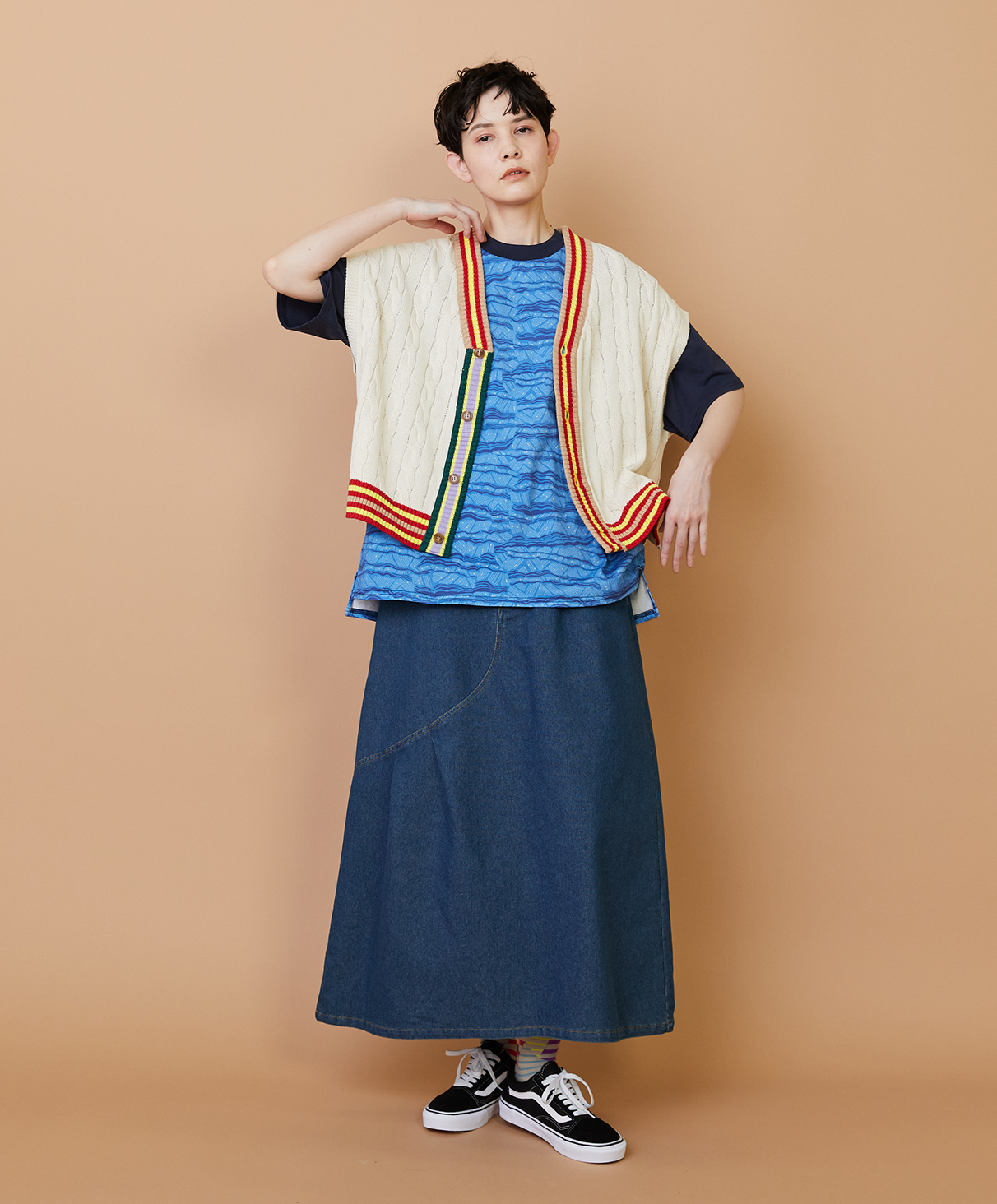 KNIT VEST, T-SHIRT, SKIRT, SOCKS